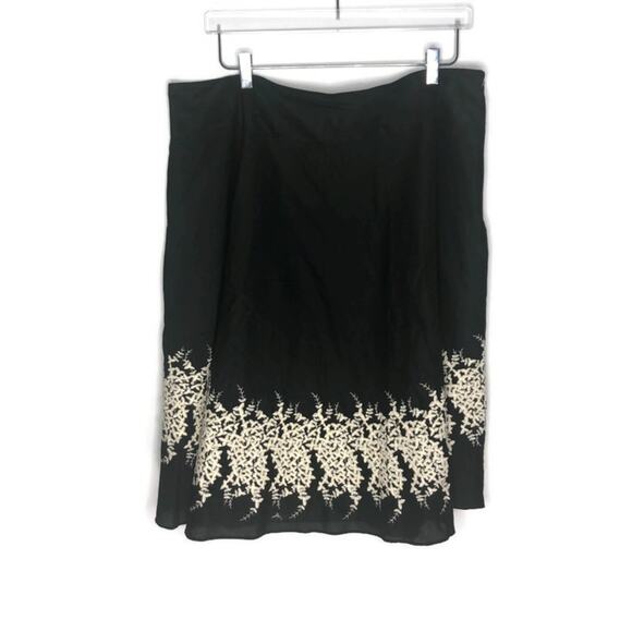 Covington Floral Embroidered A Line Skirt Black 18 - Picture 1 of 7